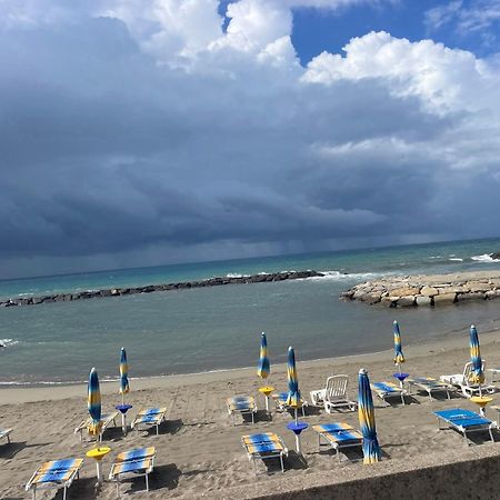 Ferienwohnung Bistrot Del Mare Santo Stefano al Mare Exterior foto